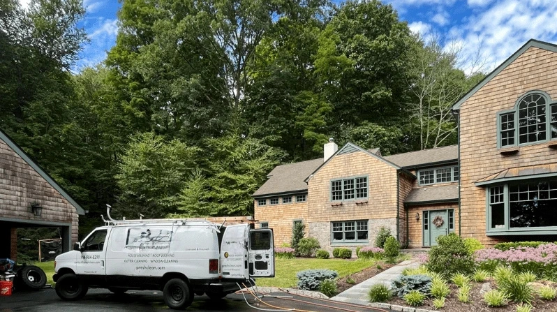 Lorain Power Washing power washing crew working in Vermilion, OH